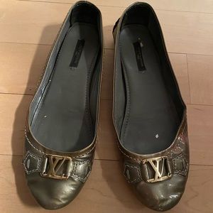 Louis Vuitton Logo Flats